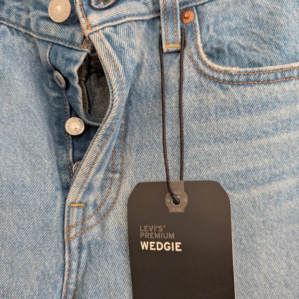 NWT - Levi's - Premium Wedgie Icon Fit Jeans Size 26 - Picture 4 of 4